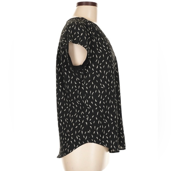 Fun 2 Fun Black and White feather Patterned Top - Picture 2 of 3